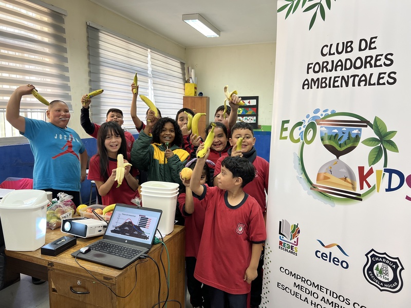 Estudiantes Escuela Hogar Charrúa